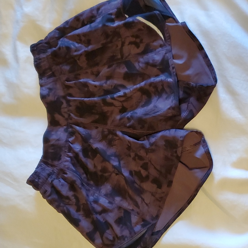 Lululemon tracker shorts size 6